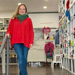 Een voorliefde voor klassiek: Nina Glombitza breit elke dag, en het liefst in patentsteek – ideaal voor volumineuze en rekbare stukken zoals sjaals en omslagdoeken.