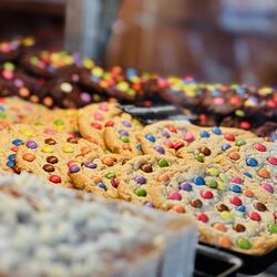 Van kleurrijke koekjes krijg je altijd een goed humeur!