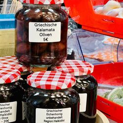 Een selectie van specialiteiten in de “Griekse hoek” - rechtstreeks van de producent.