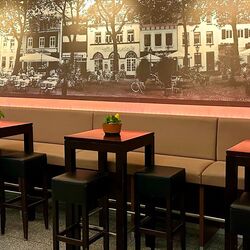 In principe geldt: vrije plaatskeuze – kom liever wat eerder en wacht in de voorzaal tot de deuren opengaan ...