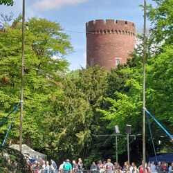 Het publiek wacht op de wedstrijden in de volgende discipline