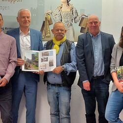Auteur Ulrike Gerards (rechts) met Rainer Hamm, Christoph Dellmans, Armin Horst, Pieter Goedbloed (van links naar rechts)