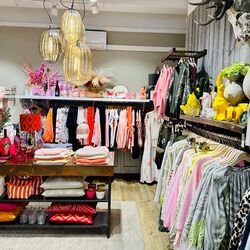 Kleding wordt steeds afgewisseld met woon- en decoratieve accessoires