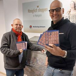 Armin Horst (l.) en Markus Claaßen met de winnende tickets