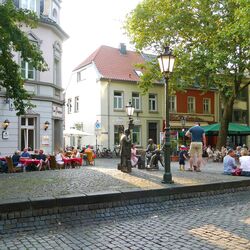 Zomerse sfeer op de Botermarkt, © Claudia Pinkle