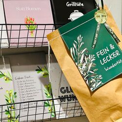 Duurzaam: handgenaaide cadeauzakjes met gepersonaliseerde gelegenheidskaart